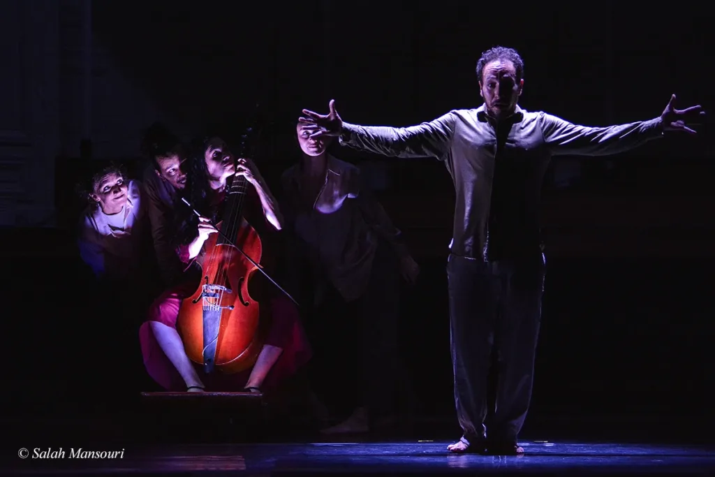 Concert Clash Phénix de Mourad Merzouki, dans la salle Gaveau à Paris avec la Compagnie Kafig et Lucile Boulanger à la viole de gambe