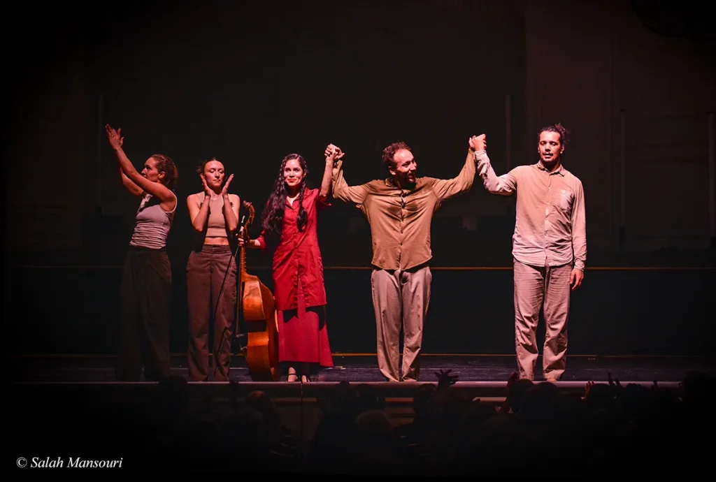 Concert Clash Phénix de Mourad Merzouki, dans la salle Gaveau à Paris avec la Compagnie Kafig et Lucile Boulanger à la viole de gambe