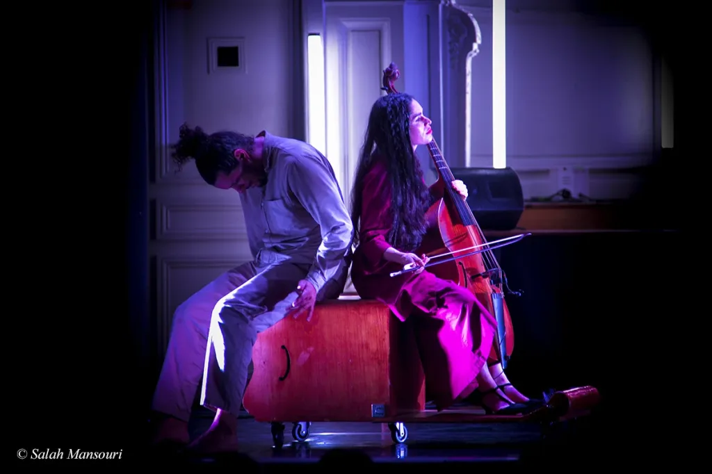 Concert Clash Phénix de Mourad Merzouki, dans la salle Gaveau à Paris avec la Compagnie Kafig et Lucile Boulanger à la viole de gambe
