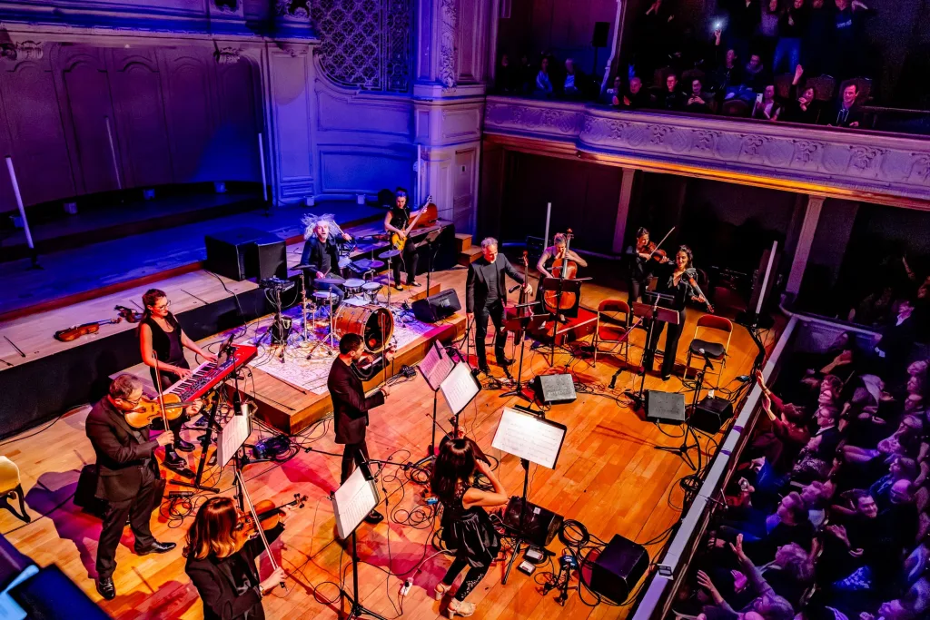 Concert Clash De Purcell à ABBA, dans la salle Gaveau à Paris avec l'Orchestre de Chambre de Toulouse, Yohan Hennequin à la batterie.
