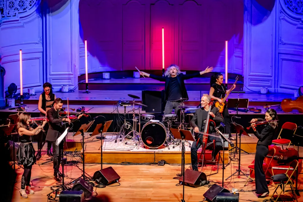 Concert Clash De Purcell à ABBA, dans la salle Gaveau à Paris avec l'Orchestre de Chambre de Toulouse, Yohan Hennequin à la batterie.