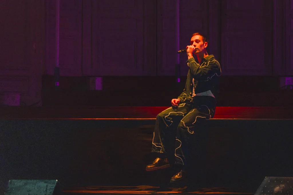 Concert Clash Phénix de Mourad Merzouki, dans la salle Gaveau à Paris avec la Compagnie Kafig et Lucile Boulanger à la viole de gambe
