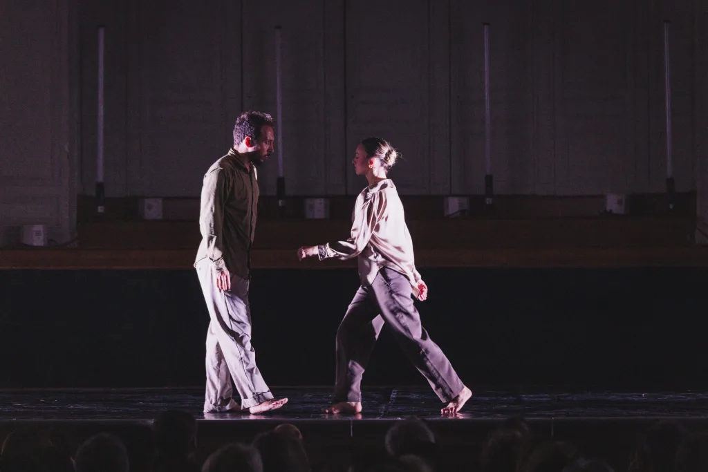 Concert Clash Phénix de Mourad Merzouki, dans la salle Gaveau à Paris avec la Compagnie Kafig et Lucile Boulanger à la viole de gambe